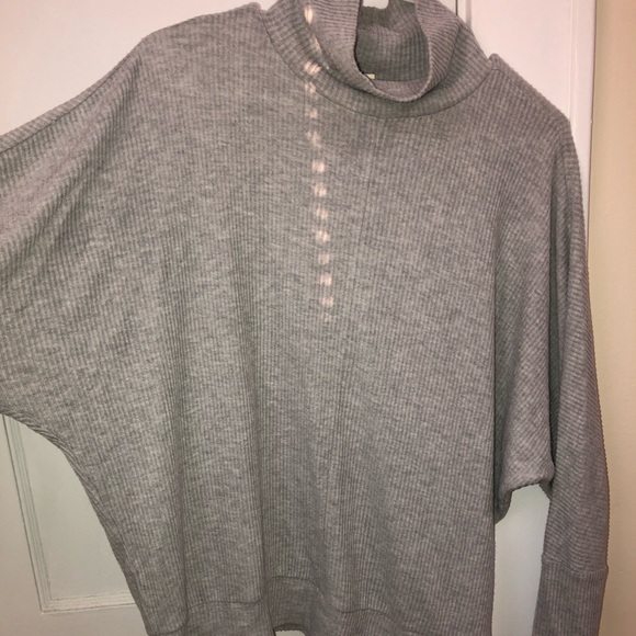 Grey sweater - Picture 3 of 3